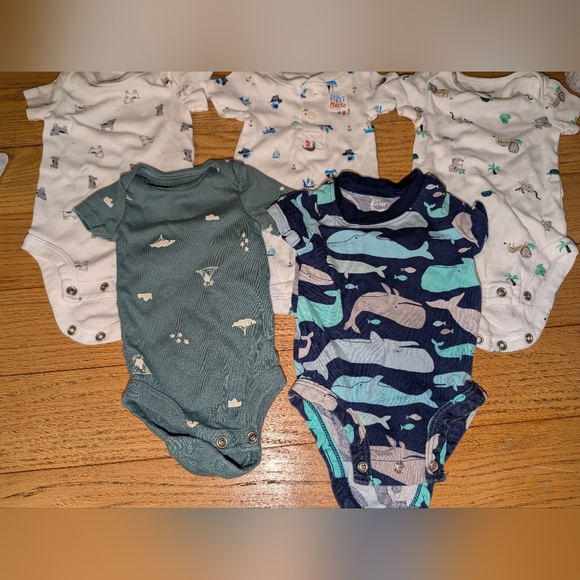 Carters Patterned Onesie - Picture 1 of 3